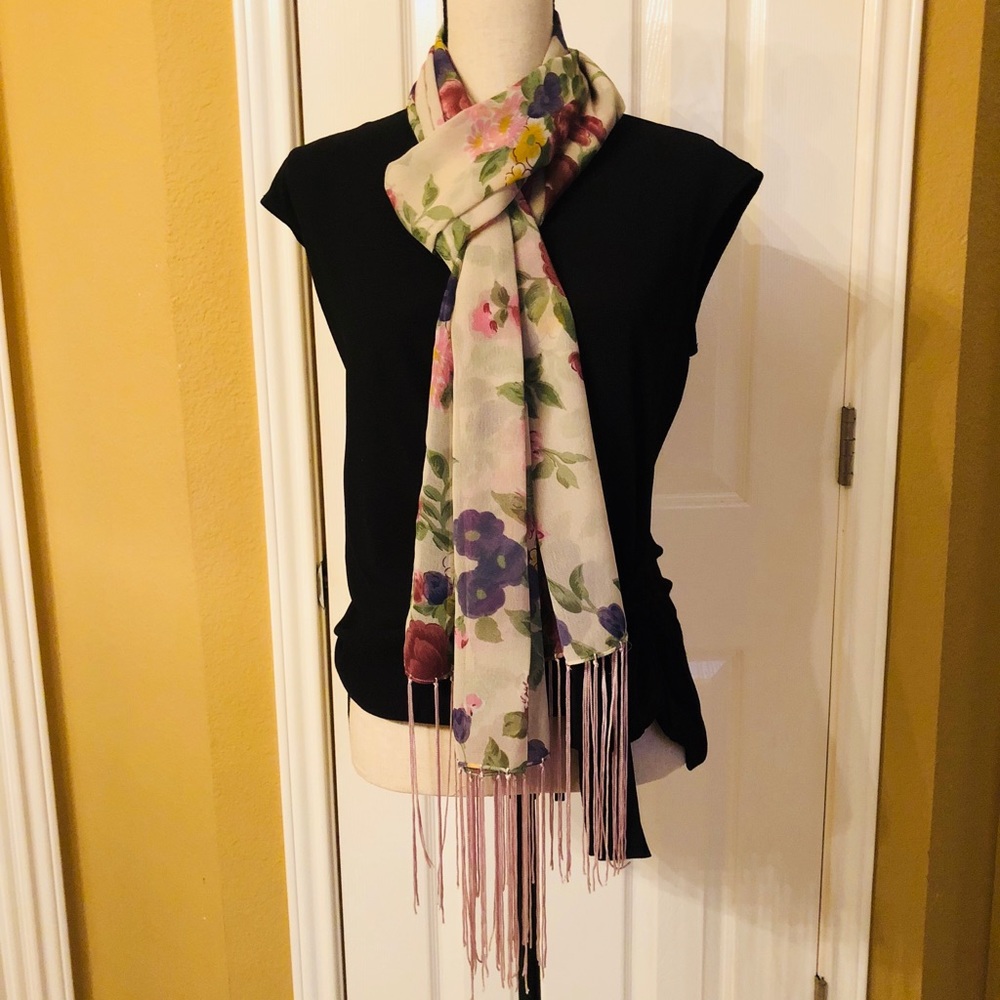 Ladies scarf/wrap